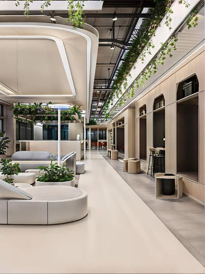 绿意盎然的办公室装修设计效果图案例 融合生态与现代的办公空间设计